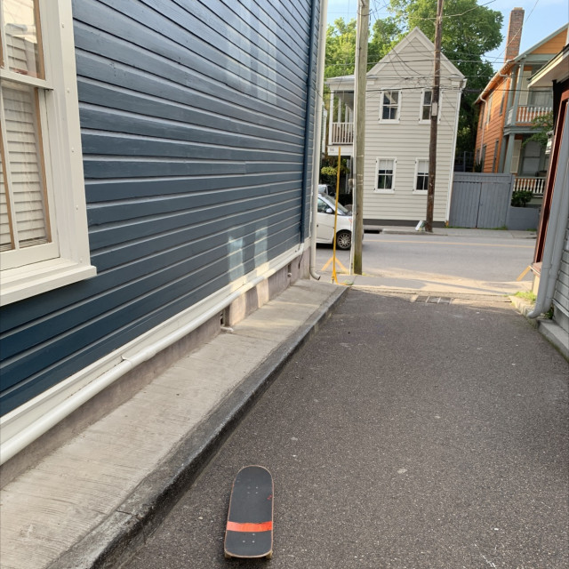 Continuum curb