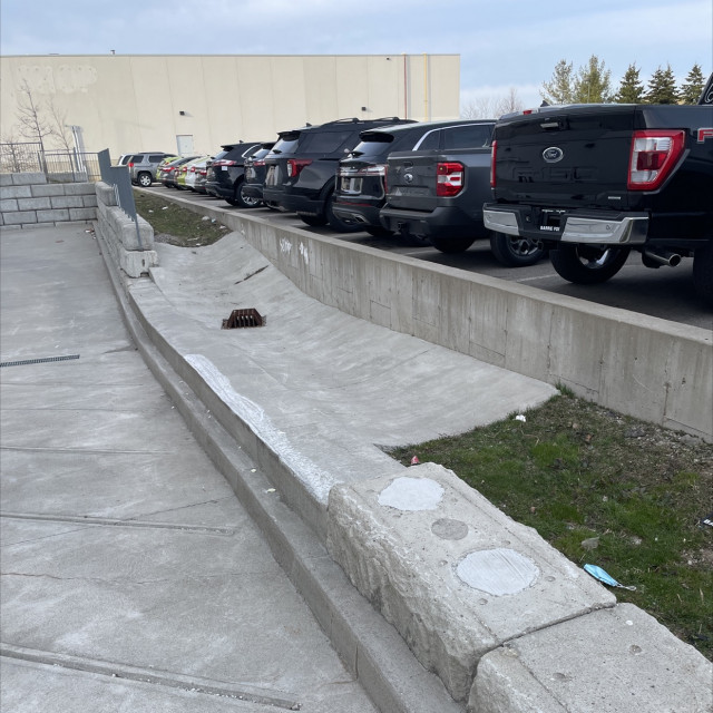 Ford dealership spot