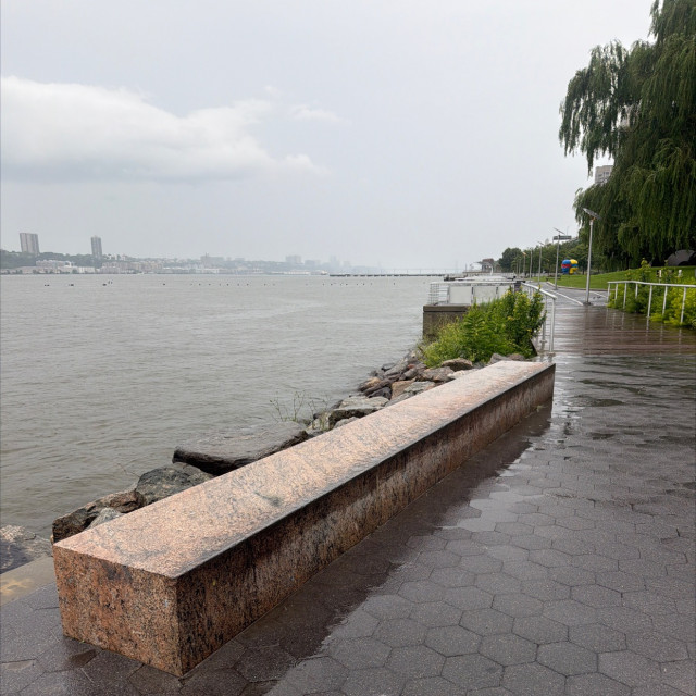 Midtown water ledge 