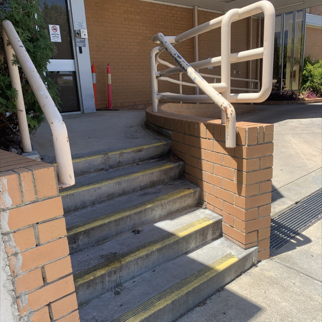 4 stair Ashford Hospital