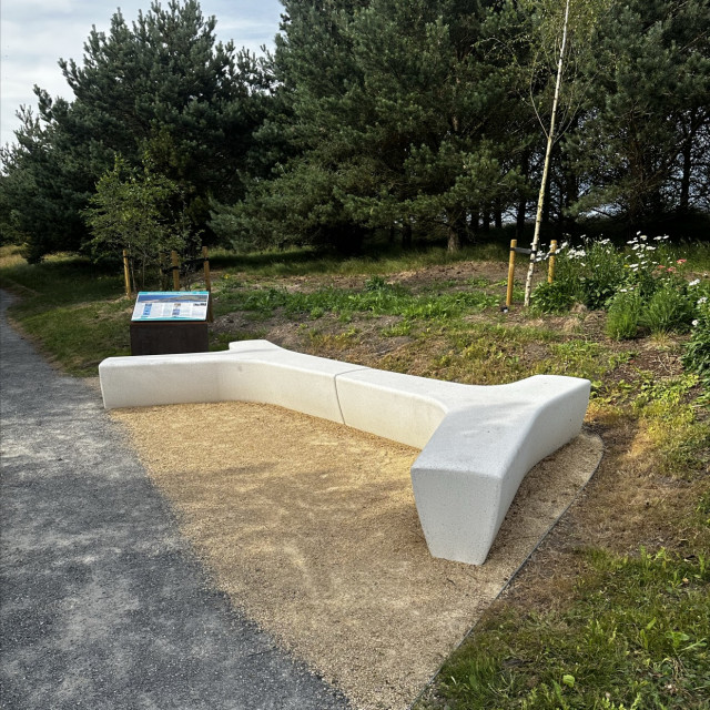 Broad hill bench ledge 