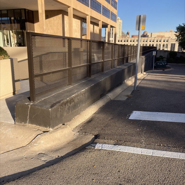 No parking ledge 