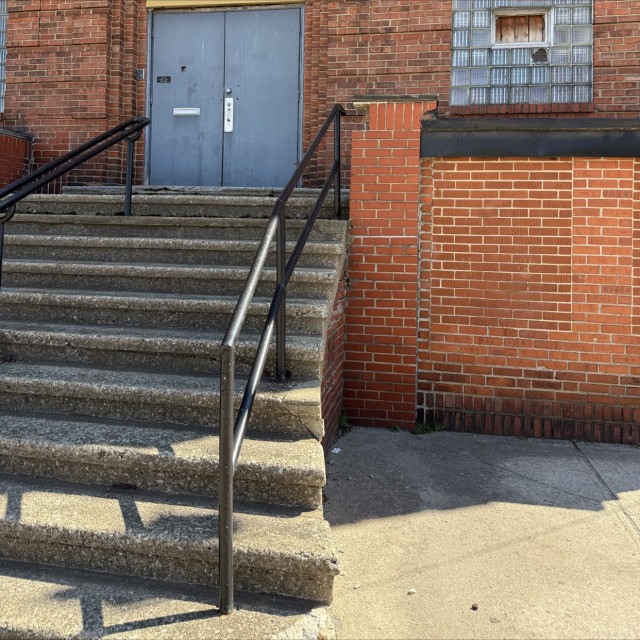 Drop to curve rail 