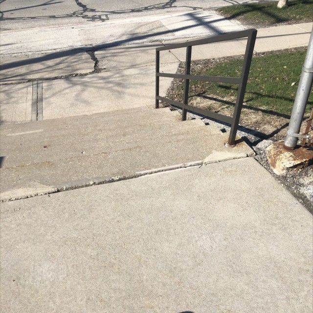 R