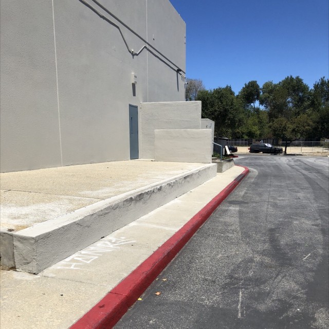 Ledge pad and up ledge 