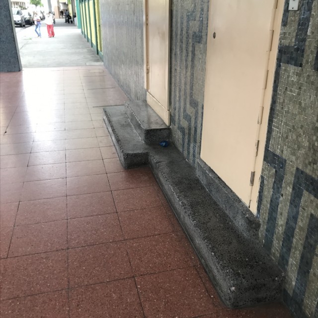 Mini ledges 