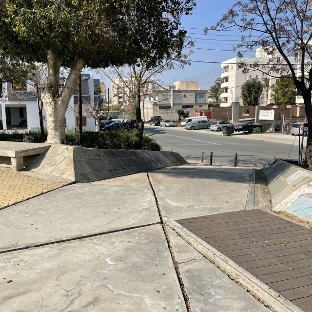 Banks and ledges 