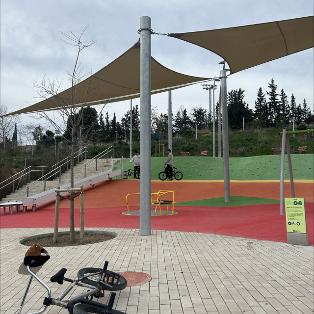 New playpark with banks and step up