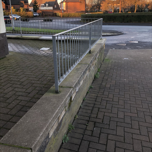 Ledge onto rail