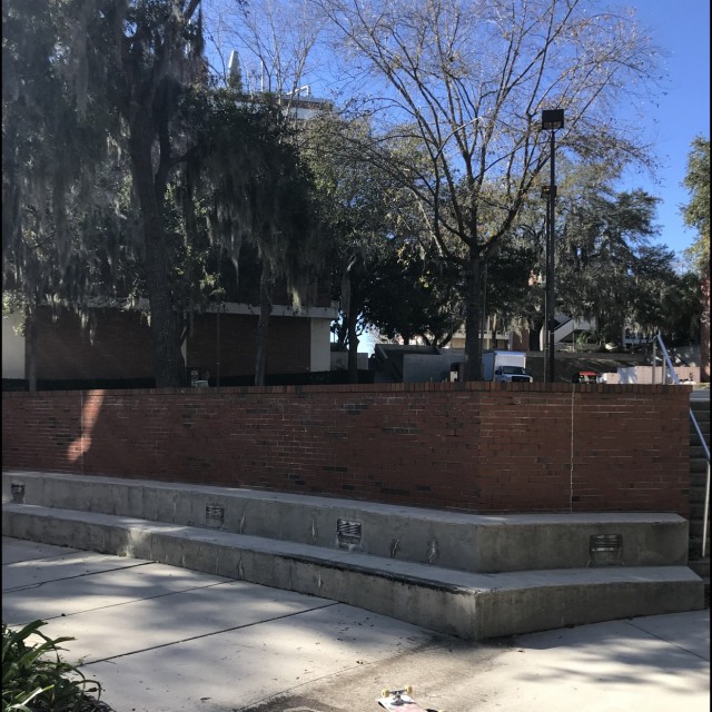8 stair w round bar to ledges