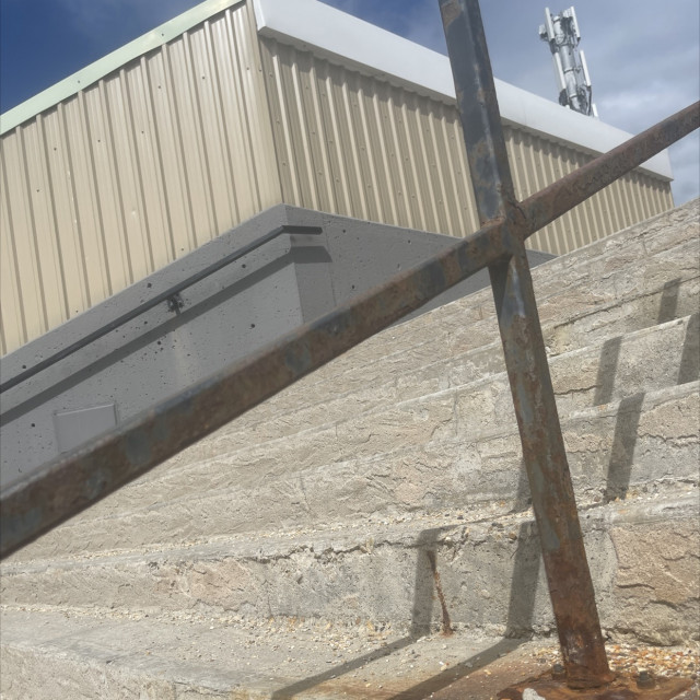 Stairs with grindable rail