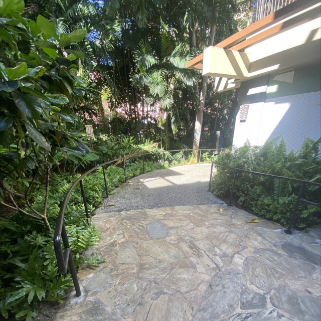 Kahala Curve Rail