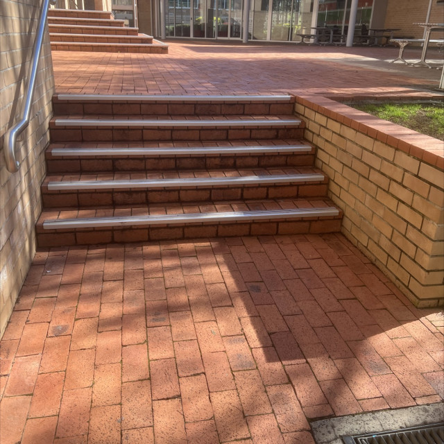 5 stair and ledge macauthur uni