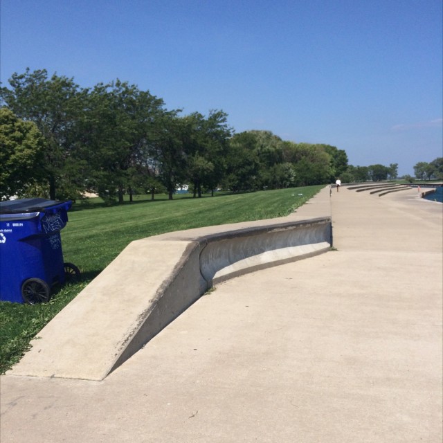 Curved lake ledge
