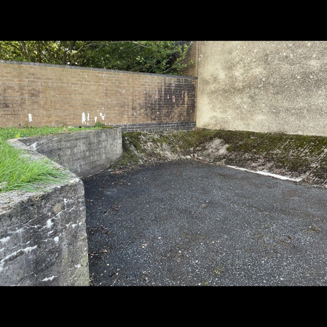 Bank wall 