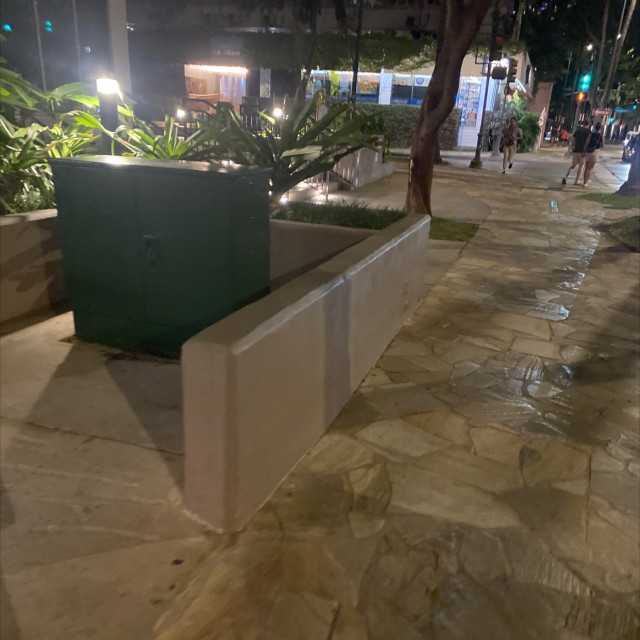 Marriot painted ledge