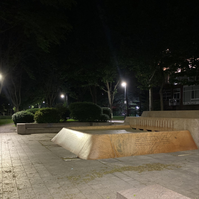 Crack head fountain 