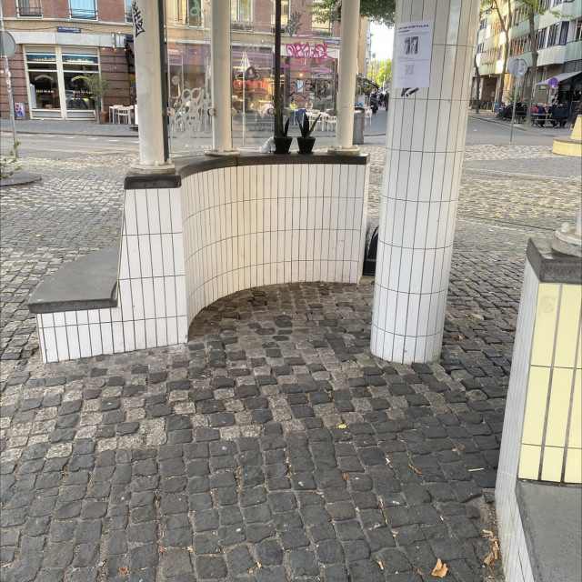 Curved bench