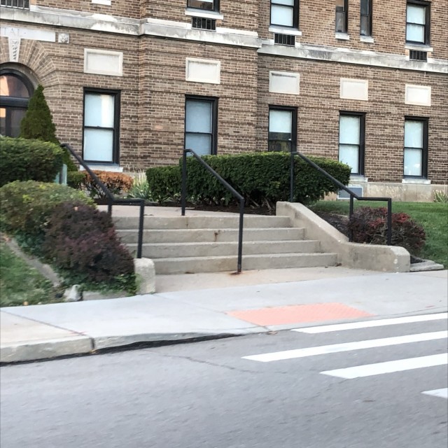 Short weird rail