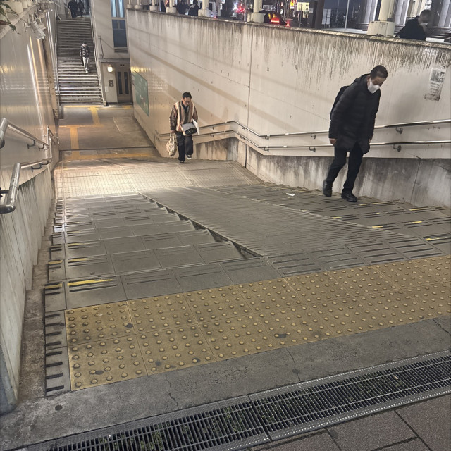駅前　バンクイン
