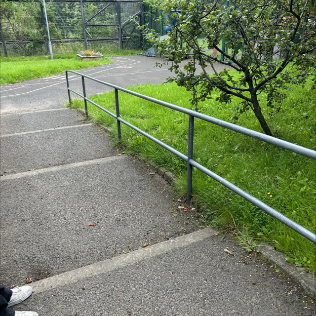 Right side rail