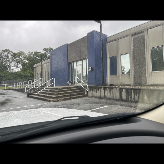 Highway patrol rail to ledge