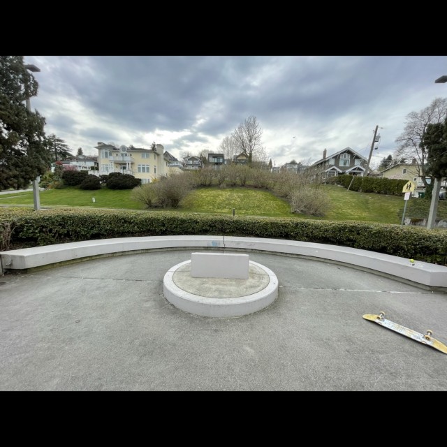 Buttered curved ledge 