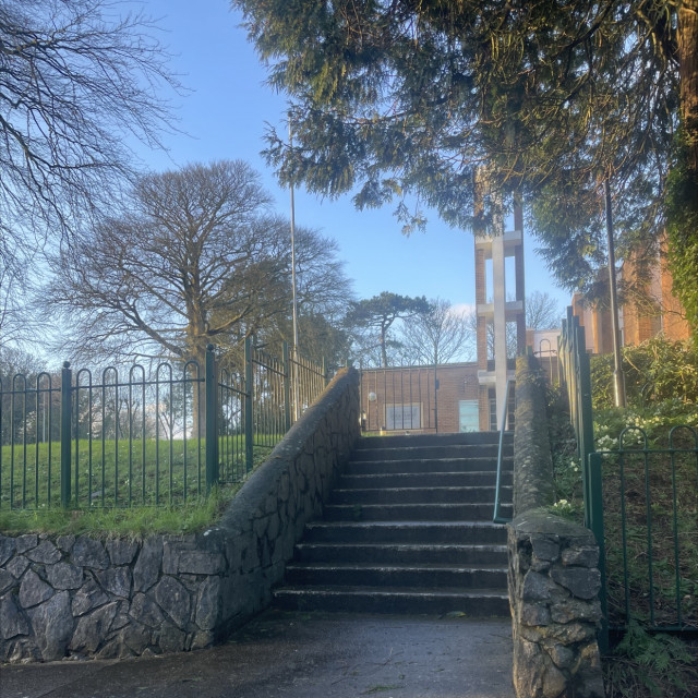 Ledge rail church ground 