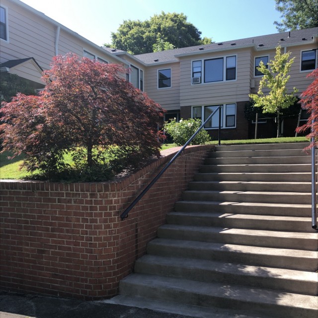 Rail to ledge 