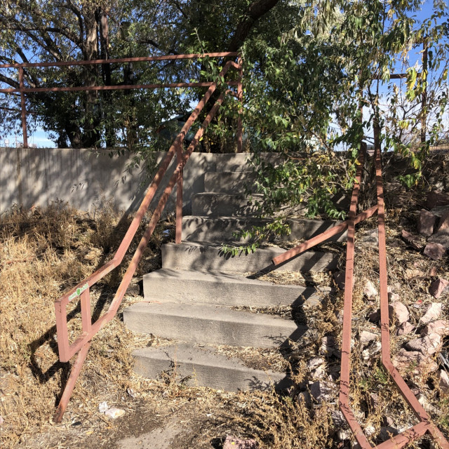 Crusty downrail