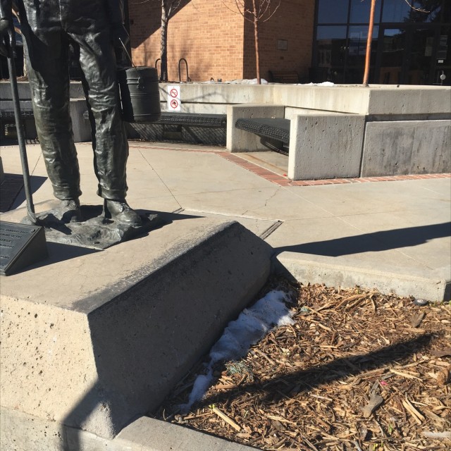Statue Ledge