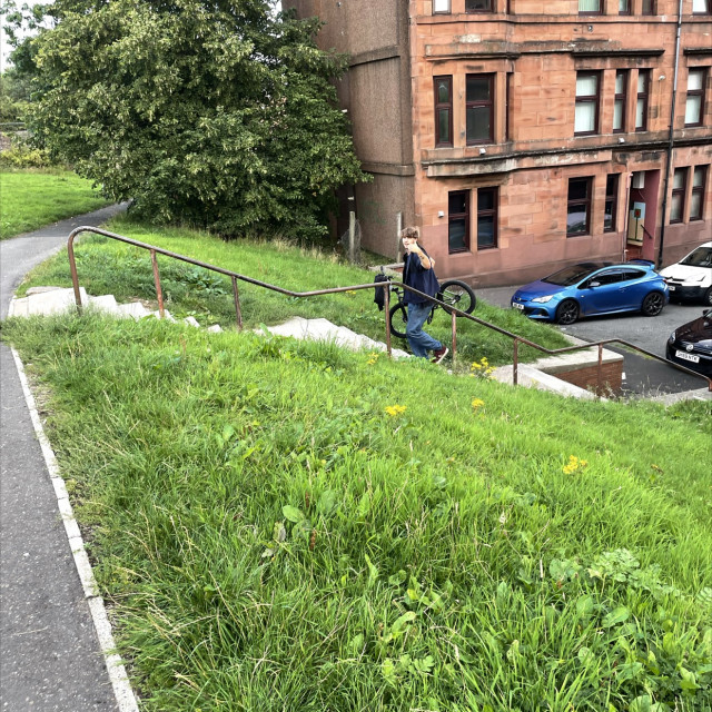 Rail with wall at bottom