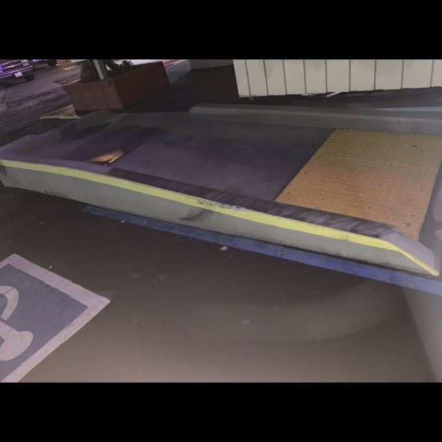 Stereo Ledge