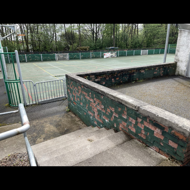 Ledge to over rail