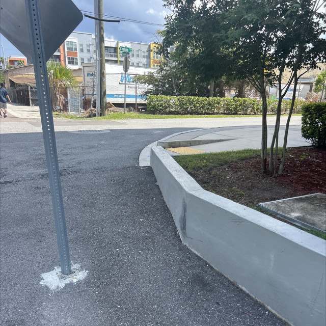 Double sided ledge