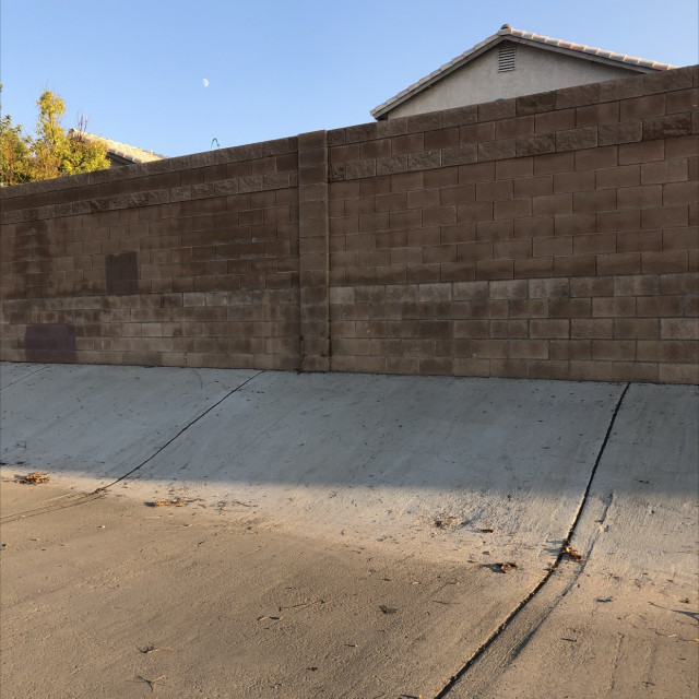 Quake Wall 