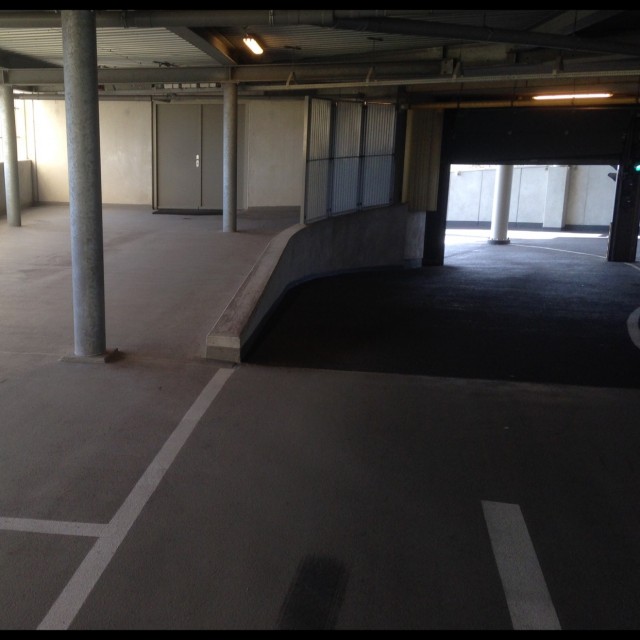Parking grage ledge 