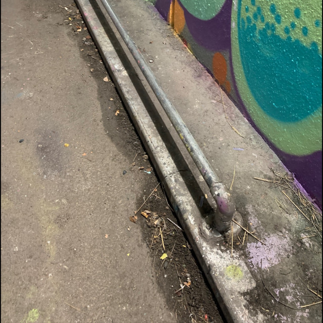 Curb Flat Rail