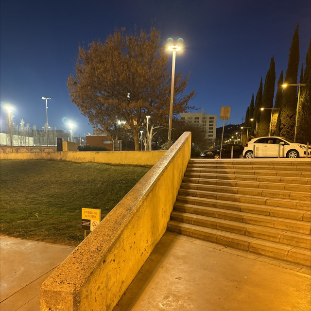 Down ledge 