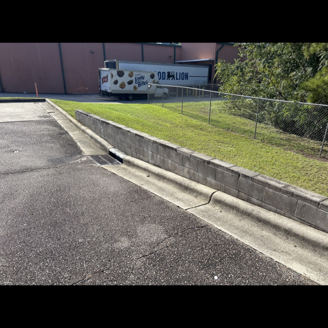 Ledge over curb