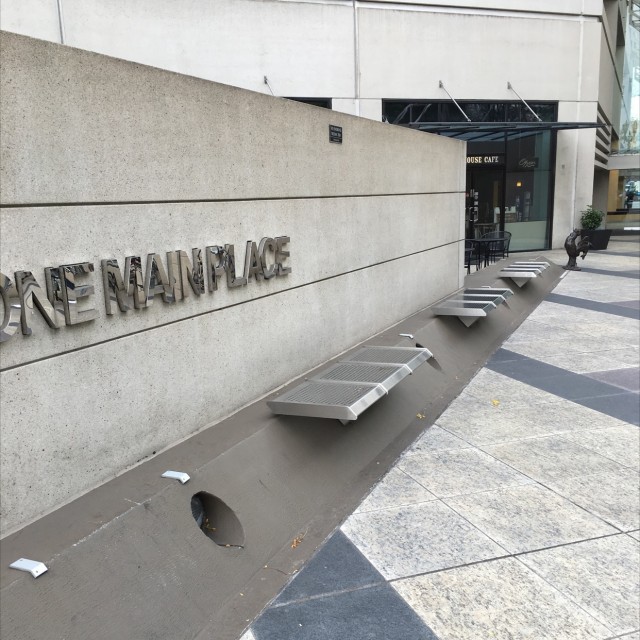 Bank to wall