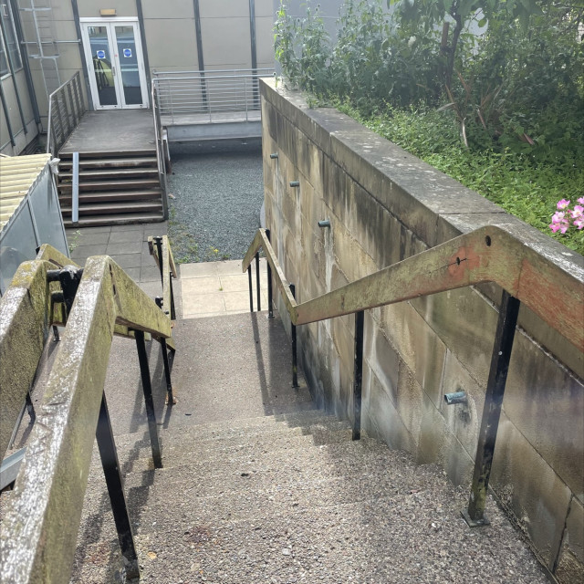 Right side outledge 