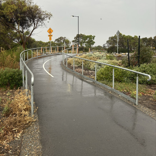 Curved rails 