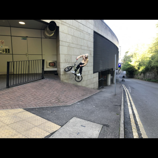 Bank to wall 