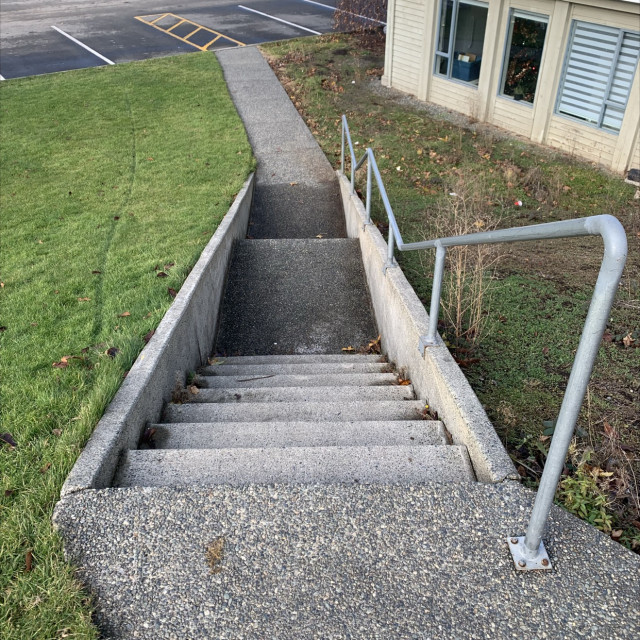 Ride on ledge/kink rail