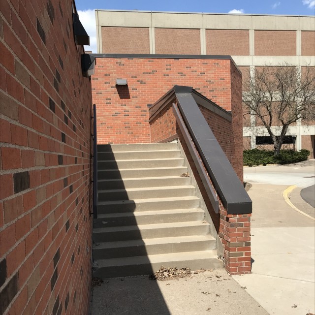Ledge rail rail ledge thang