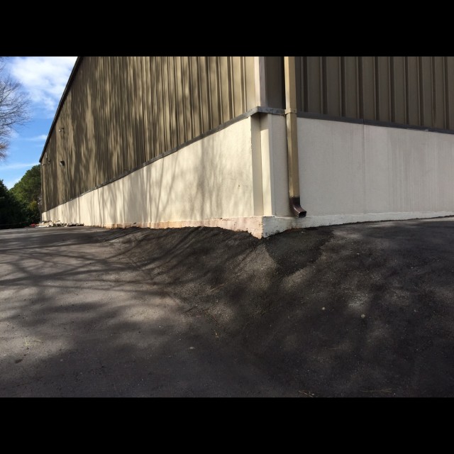 Bank to wall