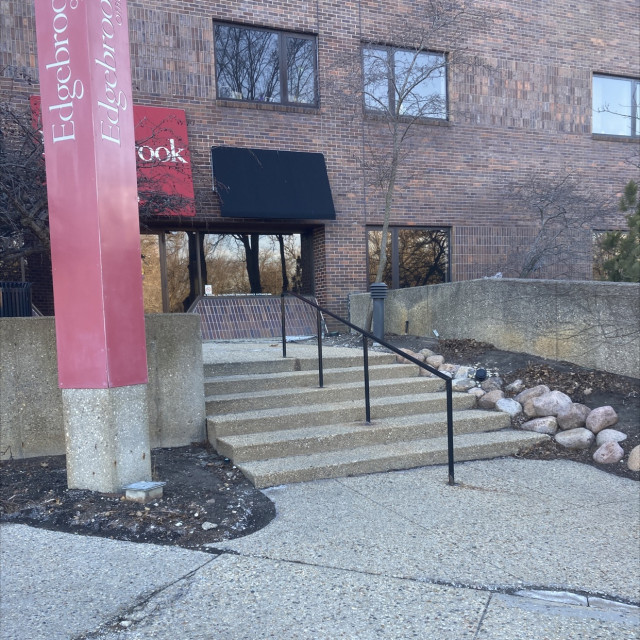 Edgebrook plaza