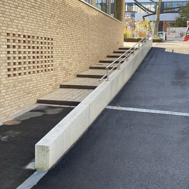 Rail to Curb