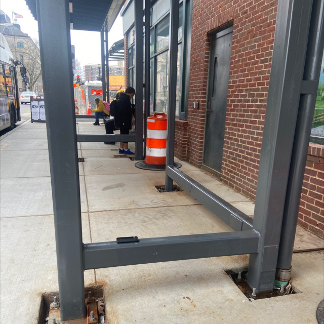 Bus stop square jawn